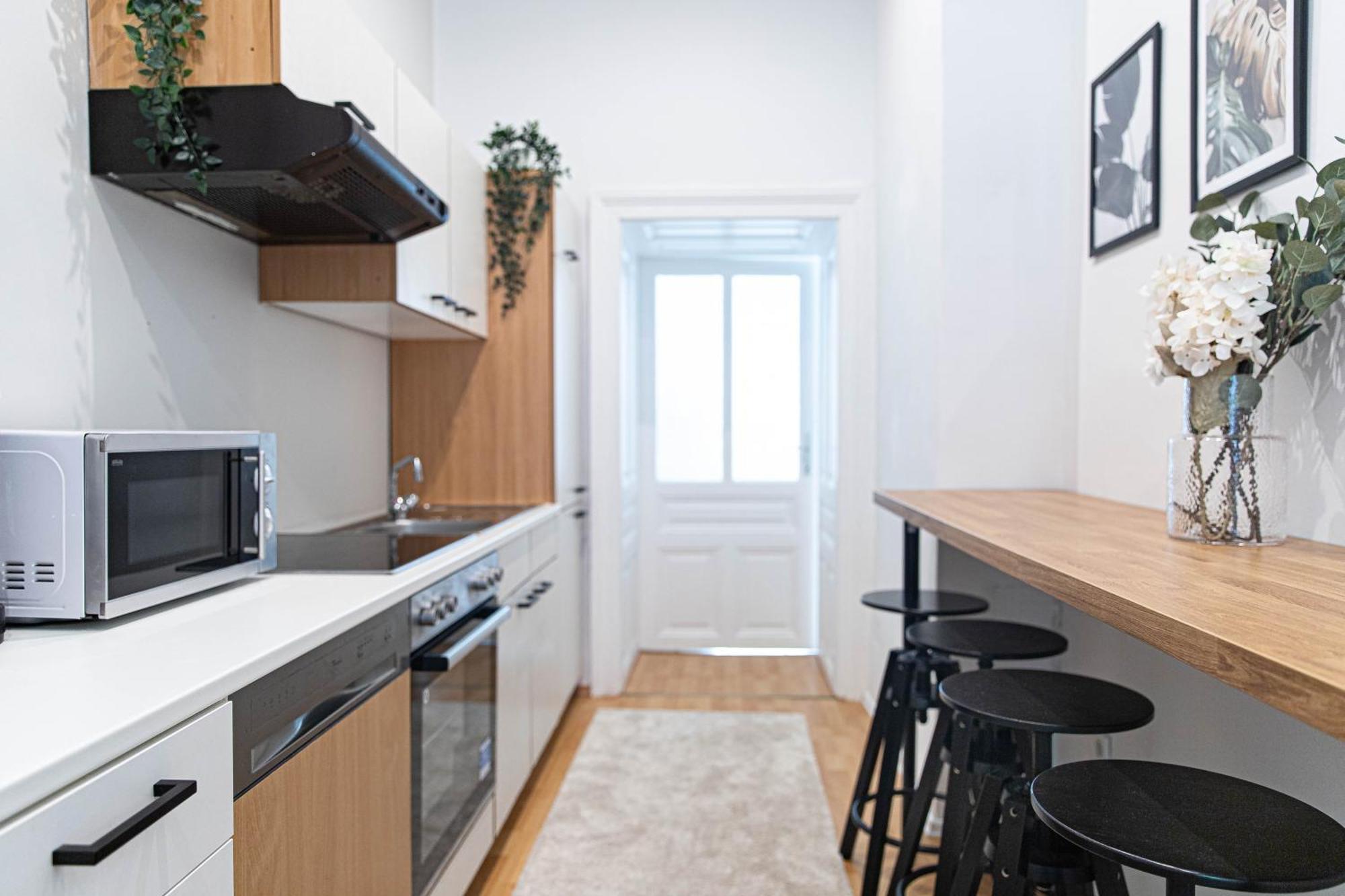 Spacious Apartment, 3 Min To U1 Reumannplatz Відень Екстер'єр фото