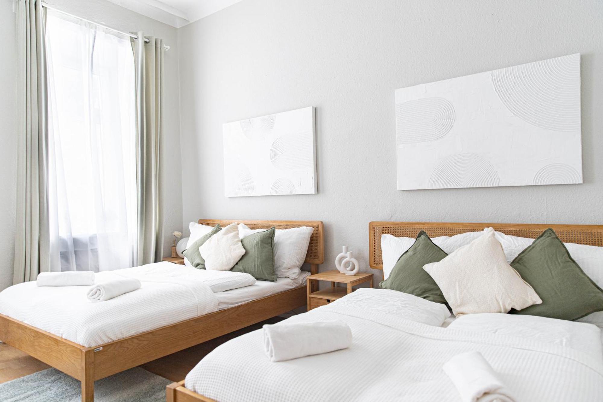 Spacious Apartment, 3 Min To U1 Reumannplatz Відень Екстер'єр фото