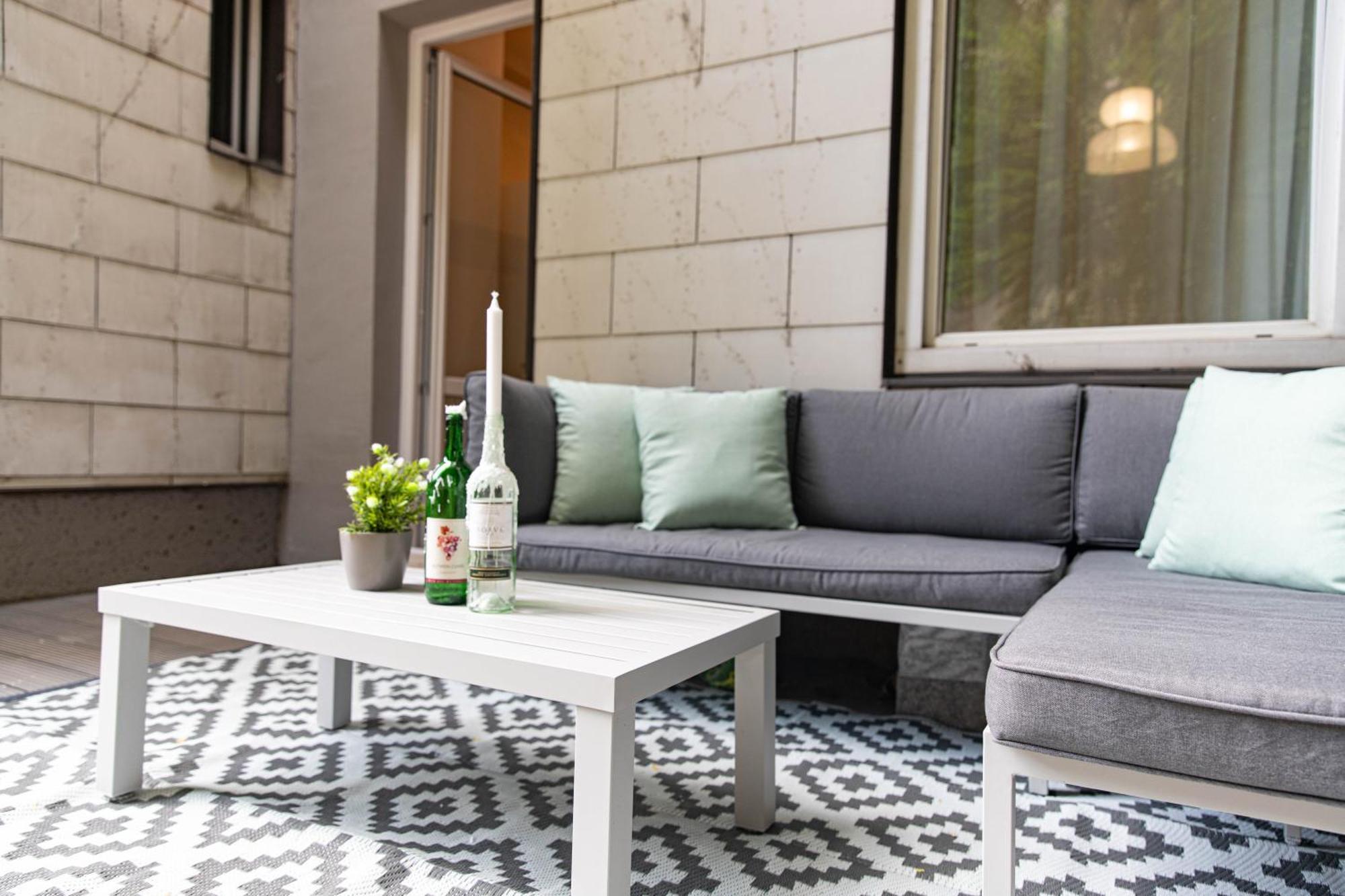 Spacious Apartment, 3 Min To U1 Reumannplatz Відень Екстер'єр фото